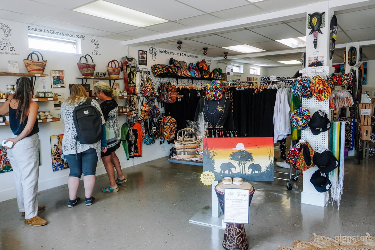 Vibrant West African decor 