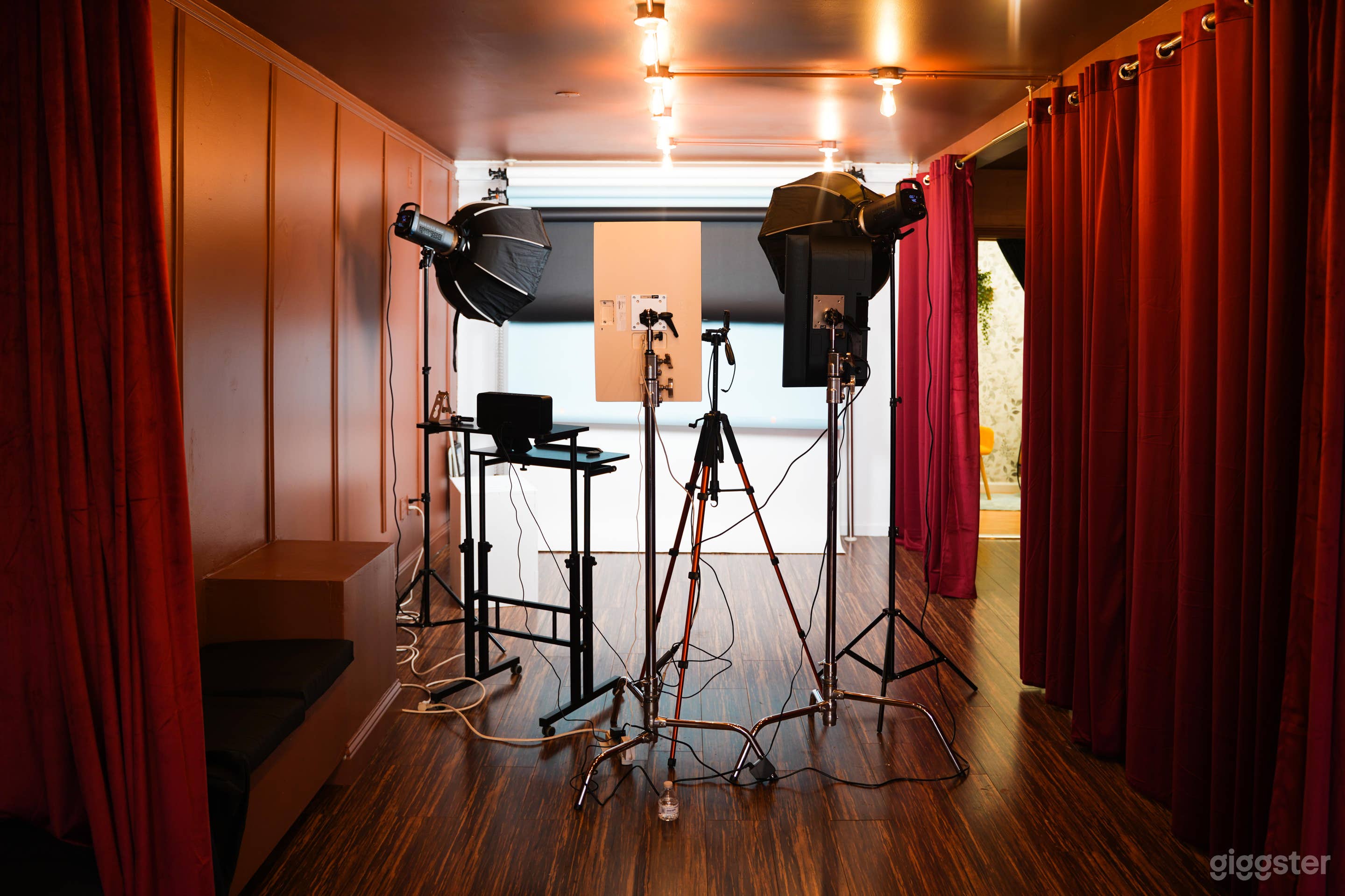 The Click Studio Photo 1