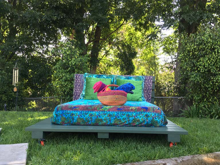  Outdoor lounge and seating 