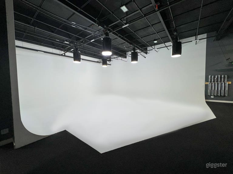  State-of-the-art Studio 