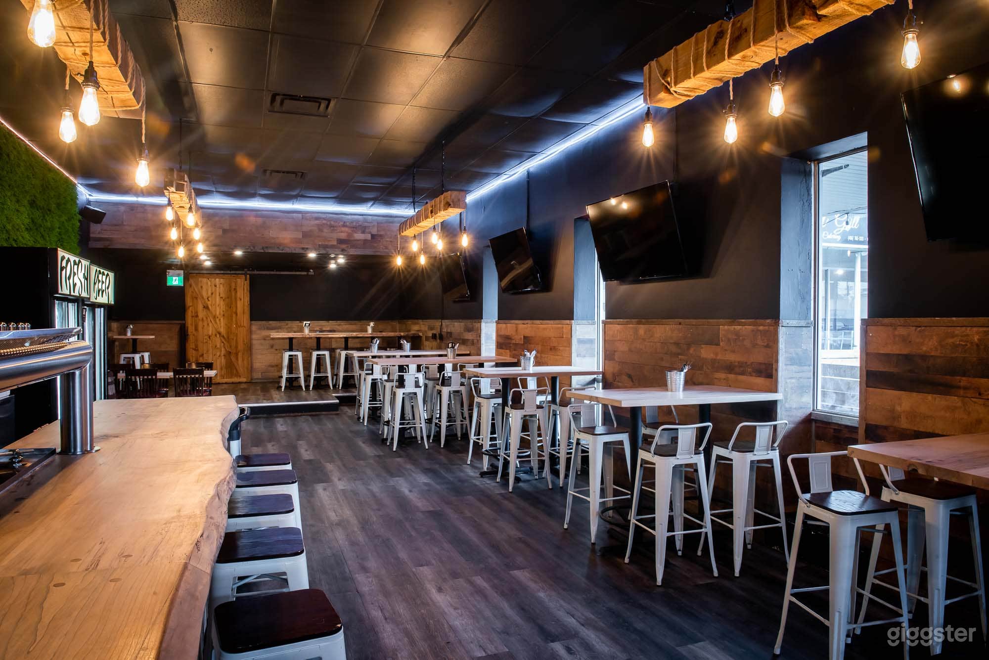 Brand New Taproom with 12 Rotating Taps Photo 4