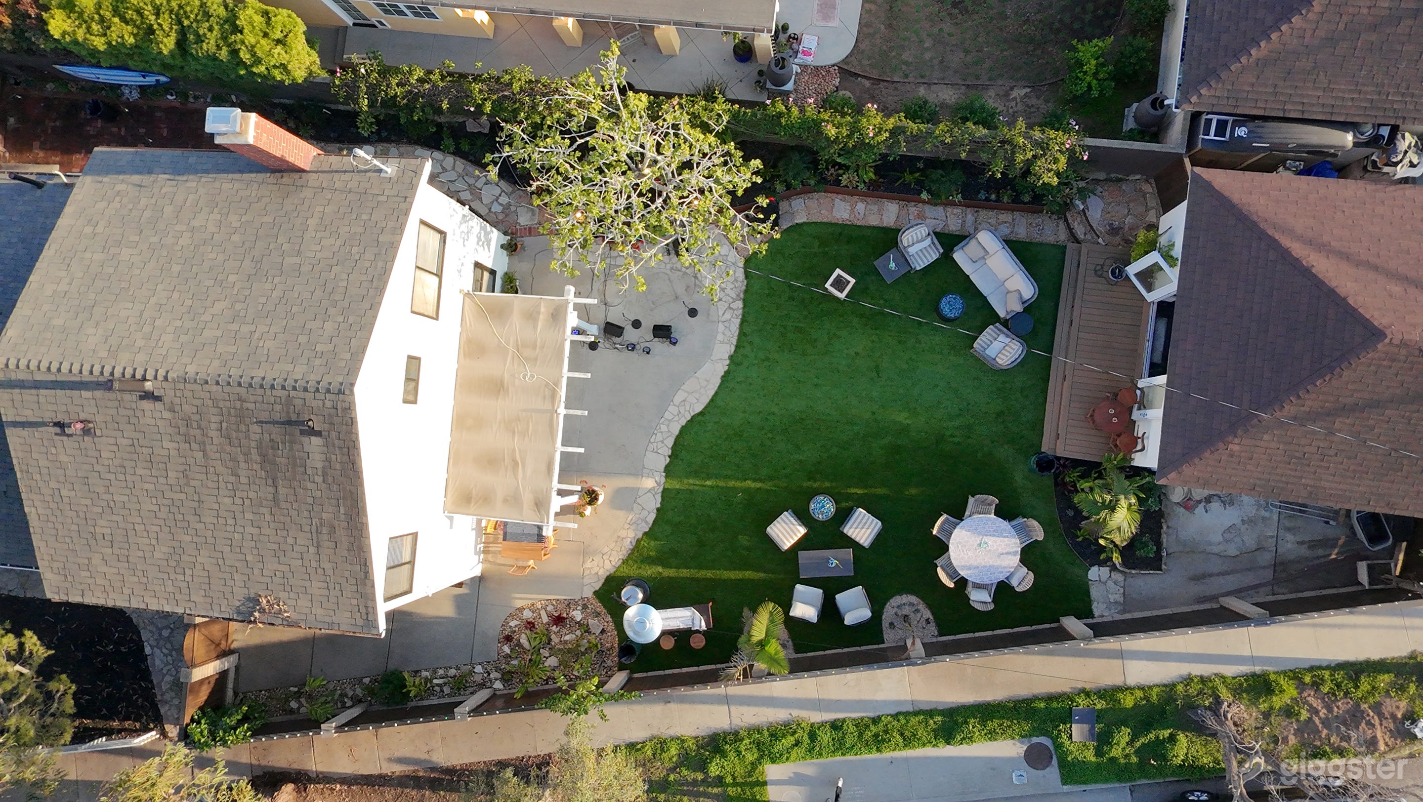 Spacious Beach House with Unique Billard / Bar Photo 2