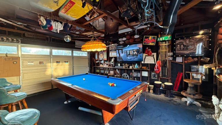  Spacious Beach House with Unique Billard / Bar 
