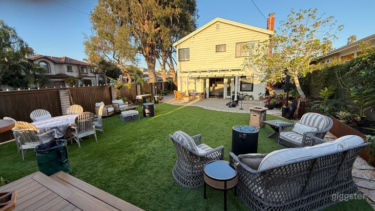  Spacious Beach House with Unique Billard / Bar 