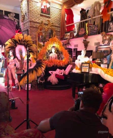  Fabulous Mansion with Mannequins in Las Vegas 