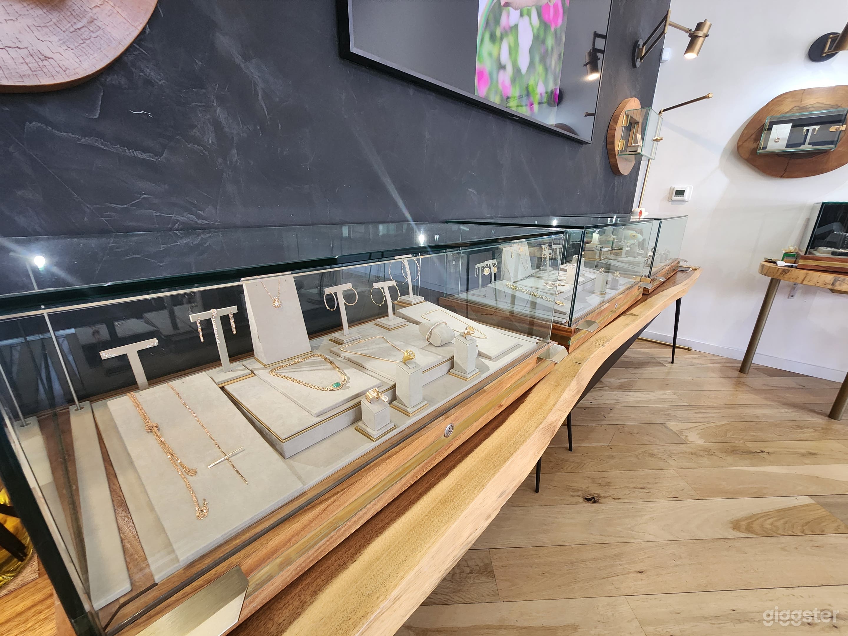 Exclusive Beverly Hills Luxury Jewelry Store Photo 2