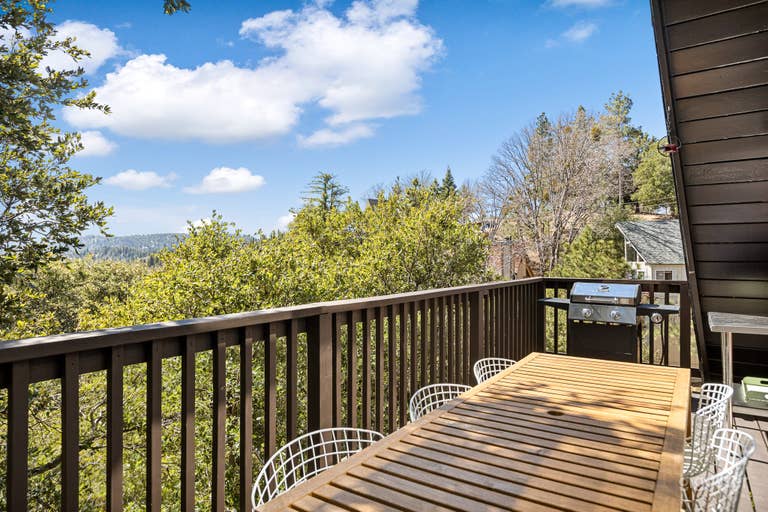  Secluded Vintage A-Frame (Private Decks / Spa) 