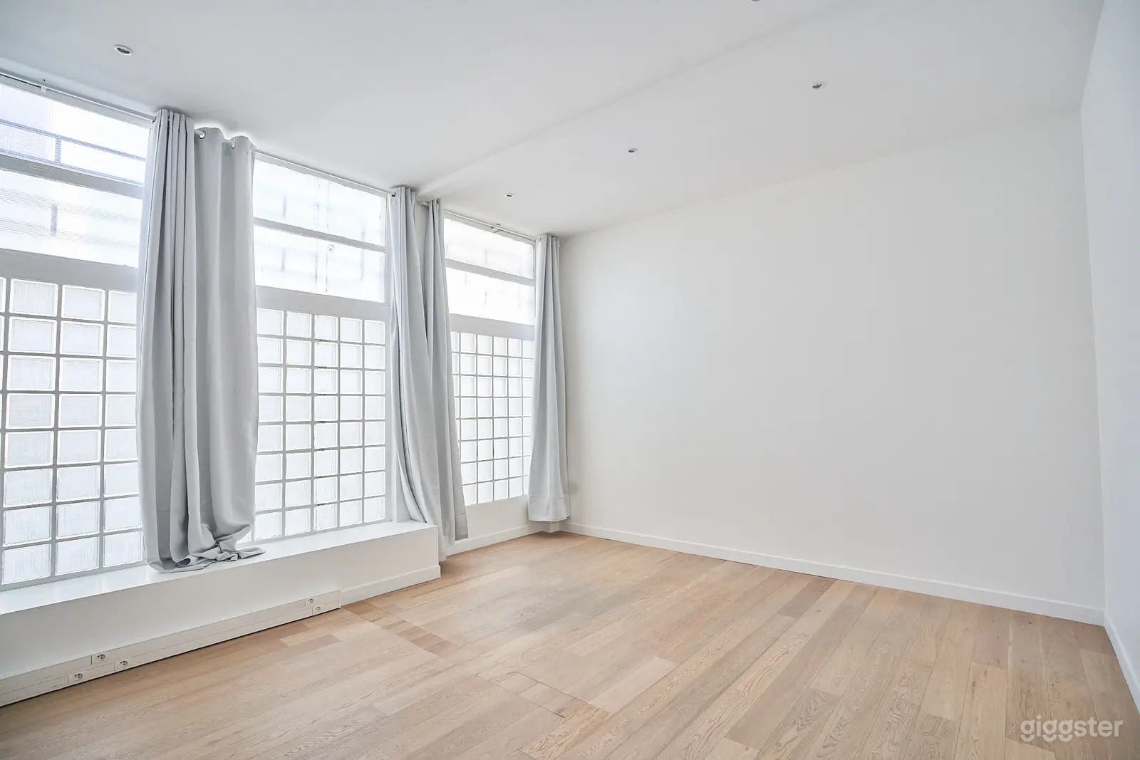 Photo de Studio lumineux à Paris avec puits de lumière 3