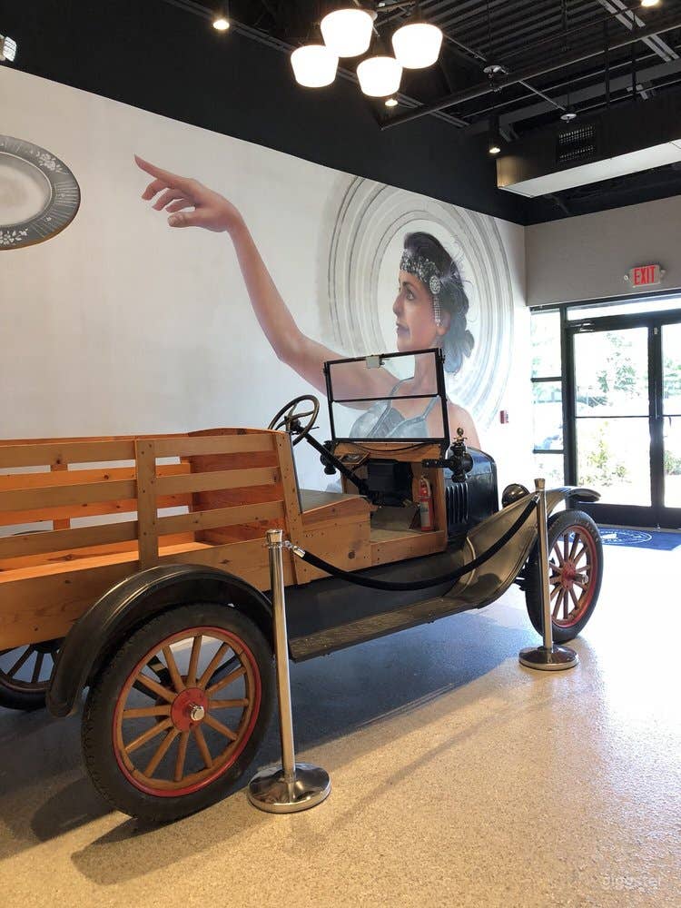 1920's Themed Coffee Shop w Ford Model T and Mural Photo 4