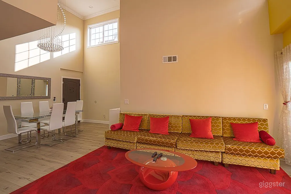 Beautiful Condo Overlooking NoHo Arts District  Photo 4