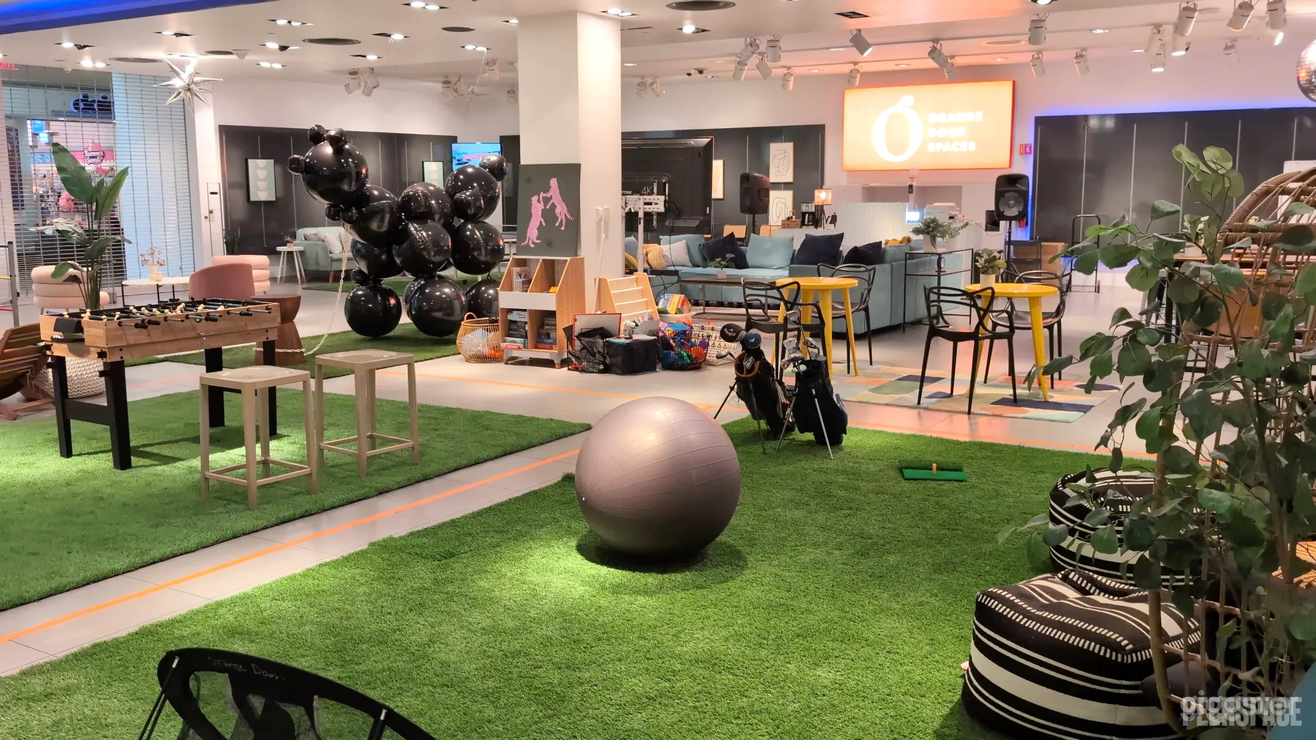 Spacious Venue for Mixers, Event & Off-Sites Photo 1