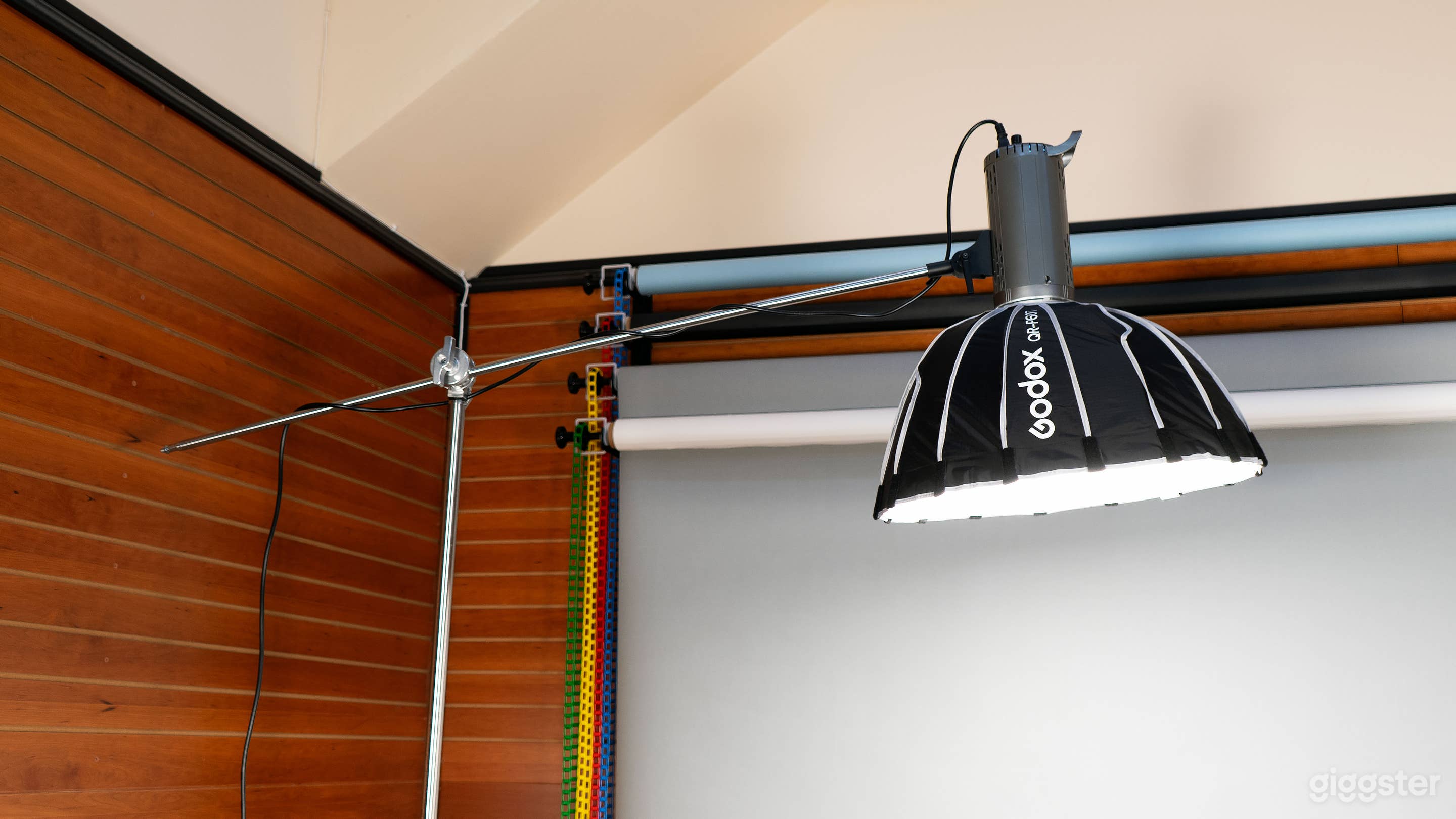 Photo Studio w/ Equipment Included In WeHo Photo 4