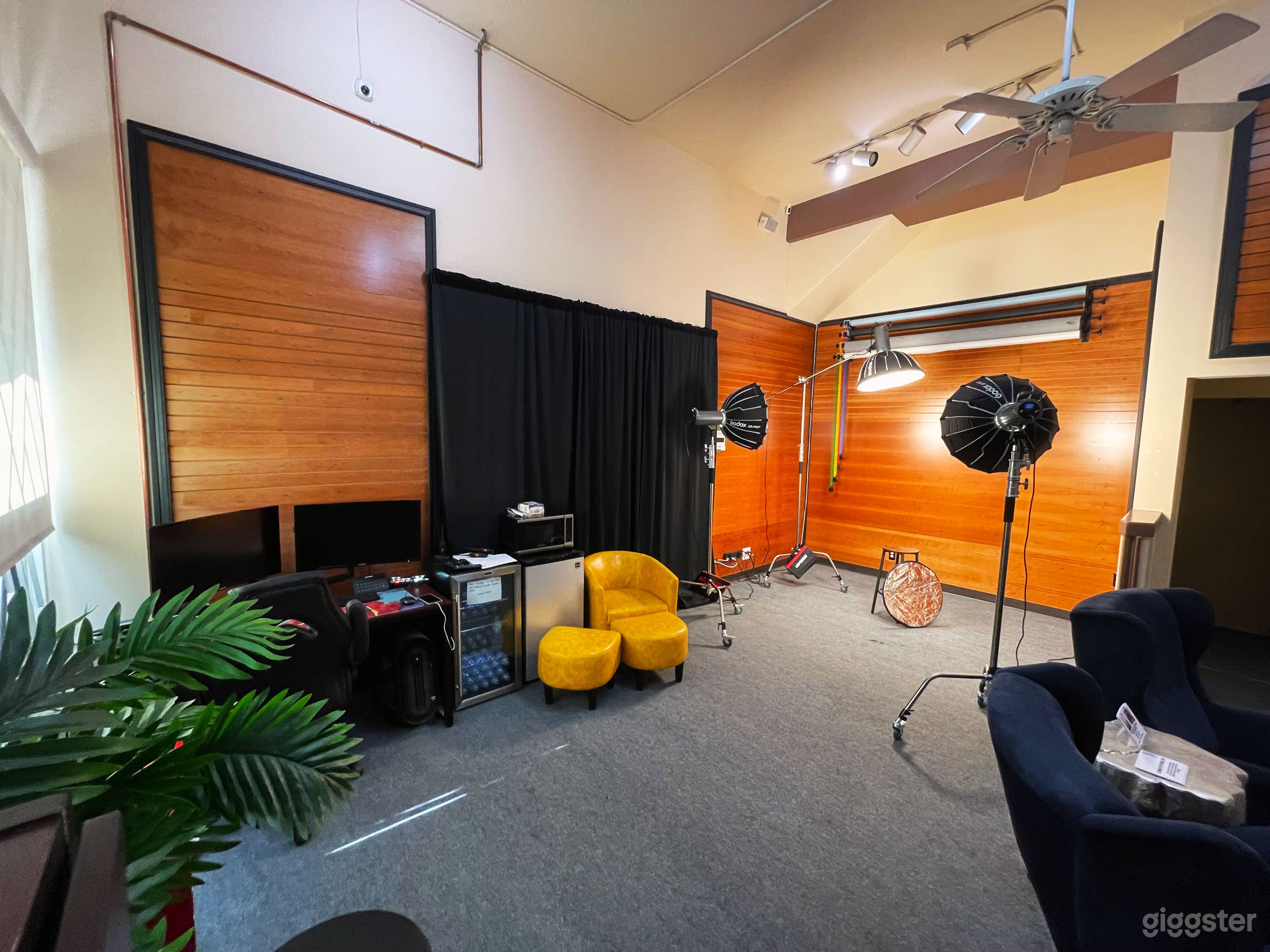Photo Studio w/ Equipment Included In WeHo Photo 1