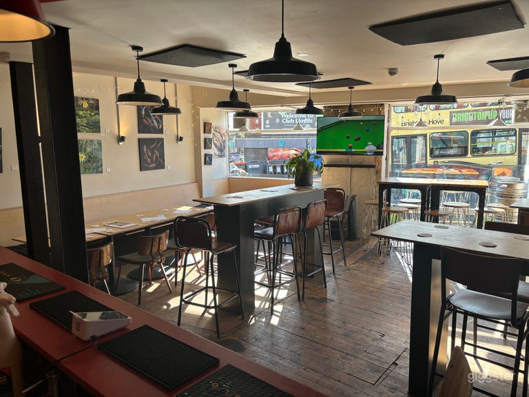 Unique and Cozy Bar for Events 
