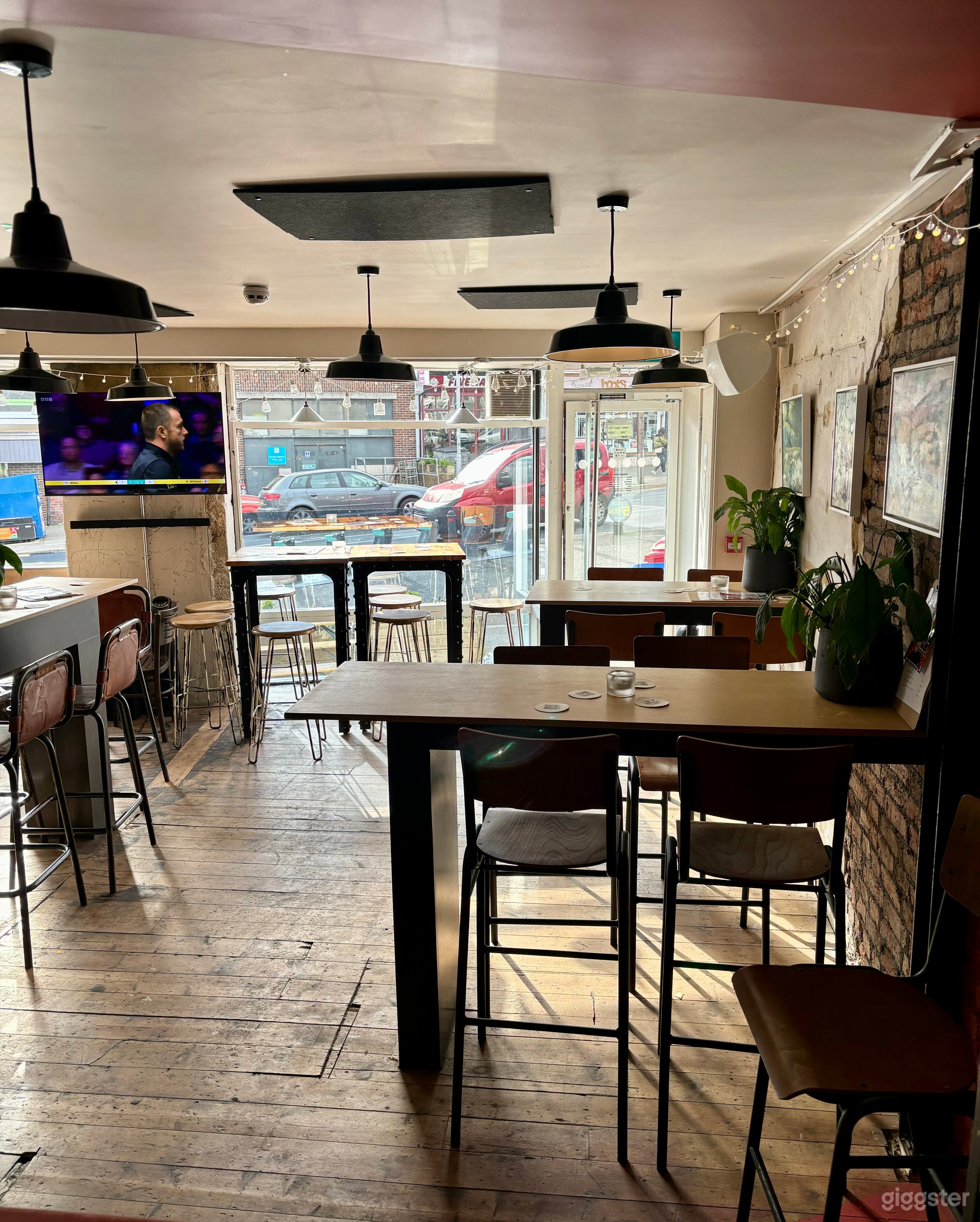 Unique and Cozy Bar for Events Photo 4