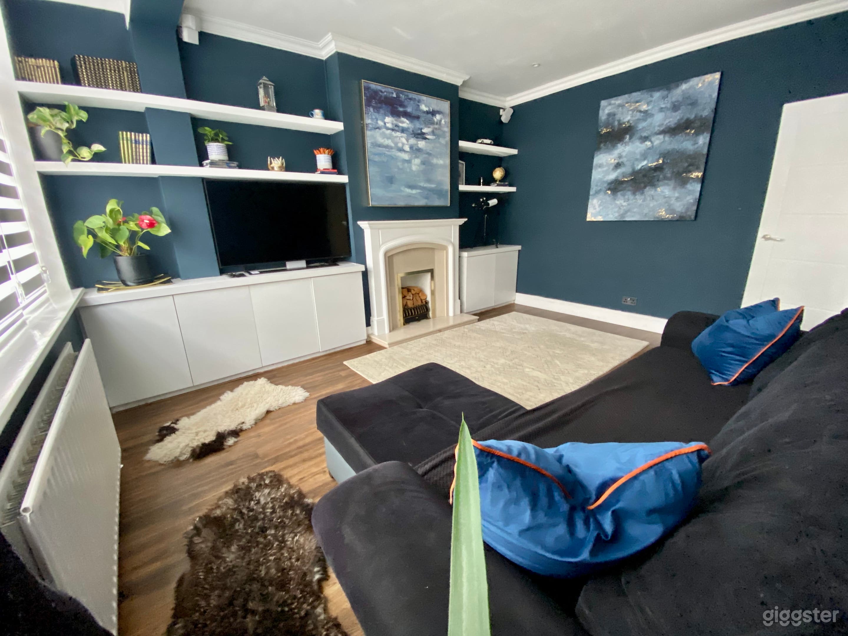 Family House with garden and parking in SW London Photo 2