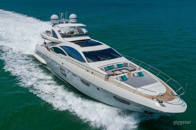  103' AZIMUT YACHT 