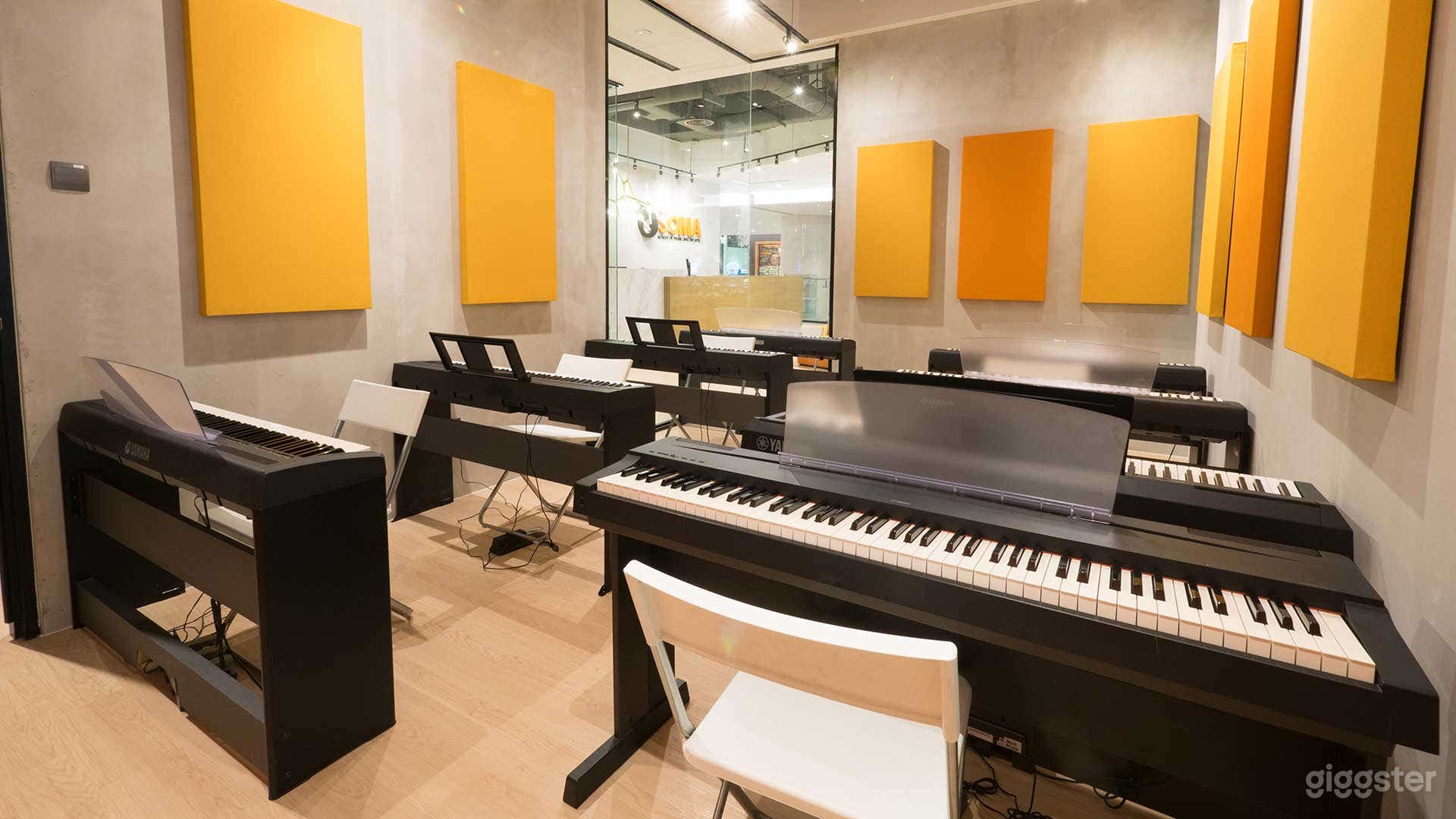 Keyboard Room Photo 1