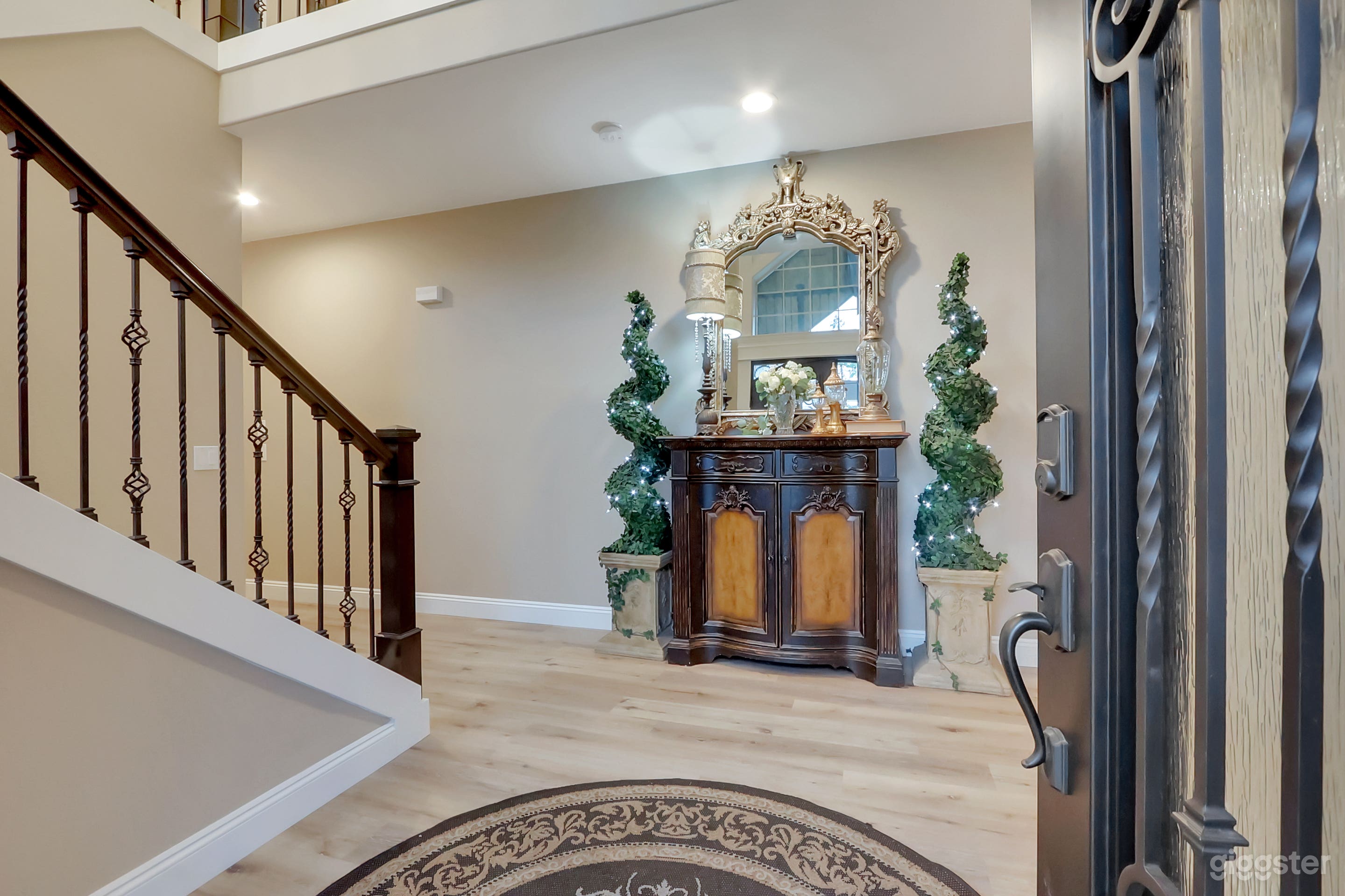 Entry Way Coming Inside