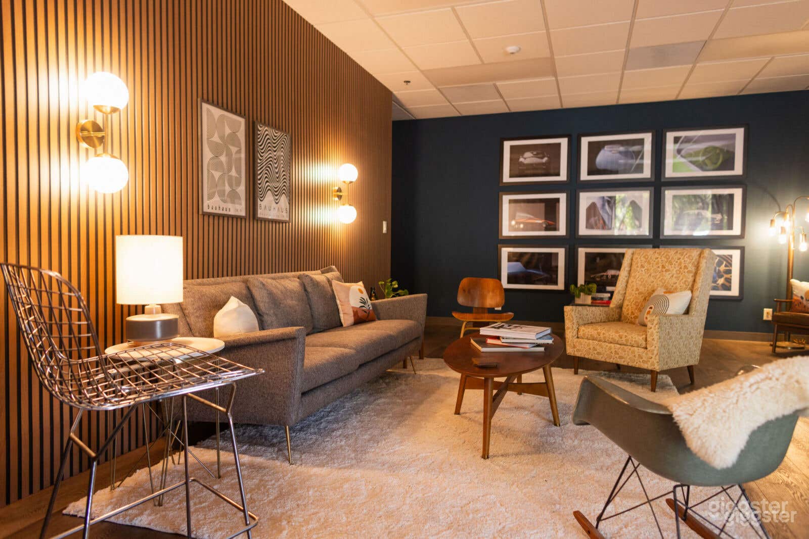 Mid Century Inspired Lounge Photo 3