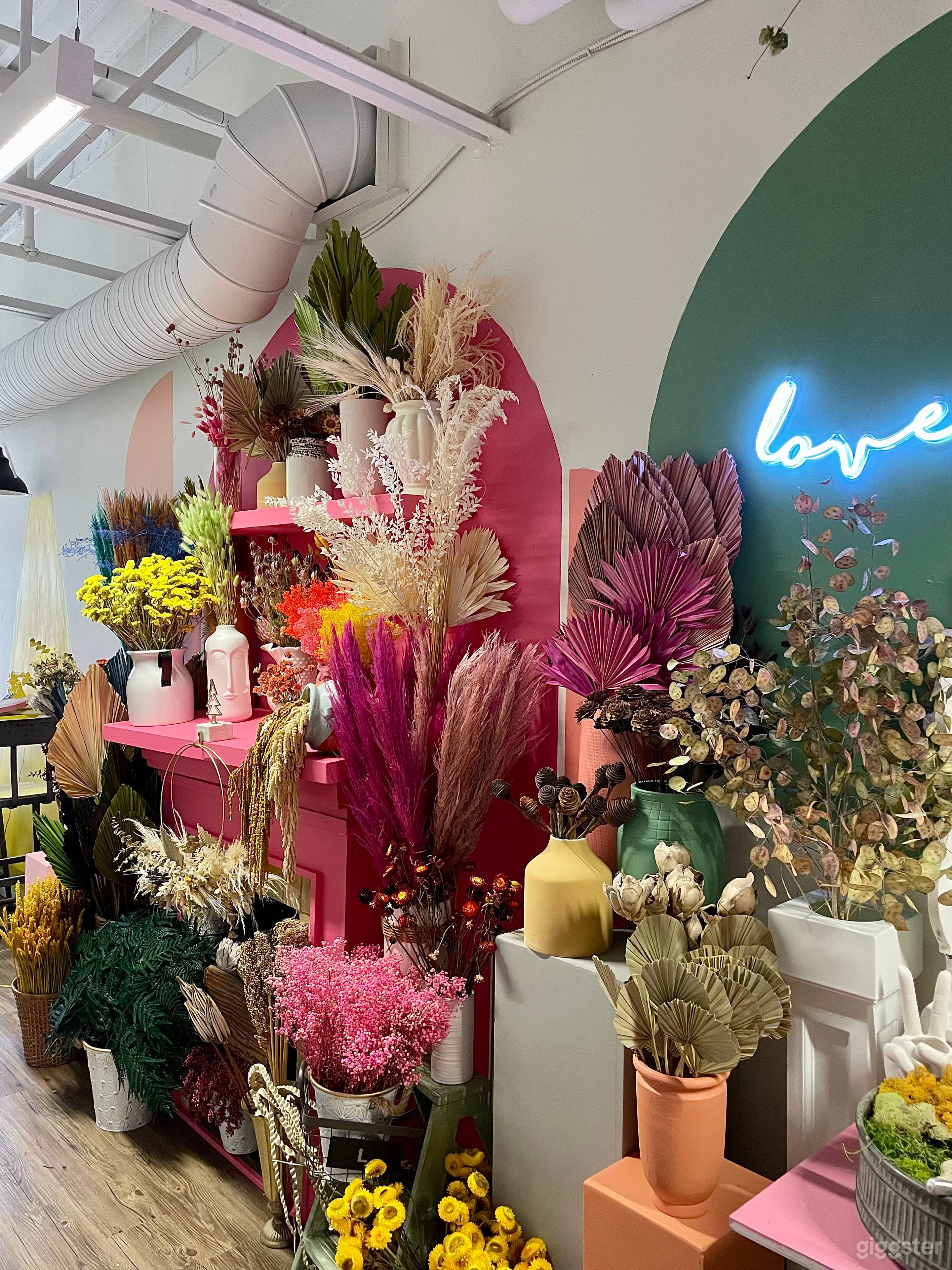 Creative & Colourful Loft Studio for all creators Photo 3