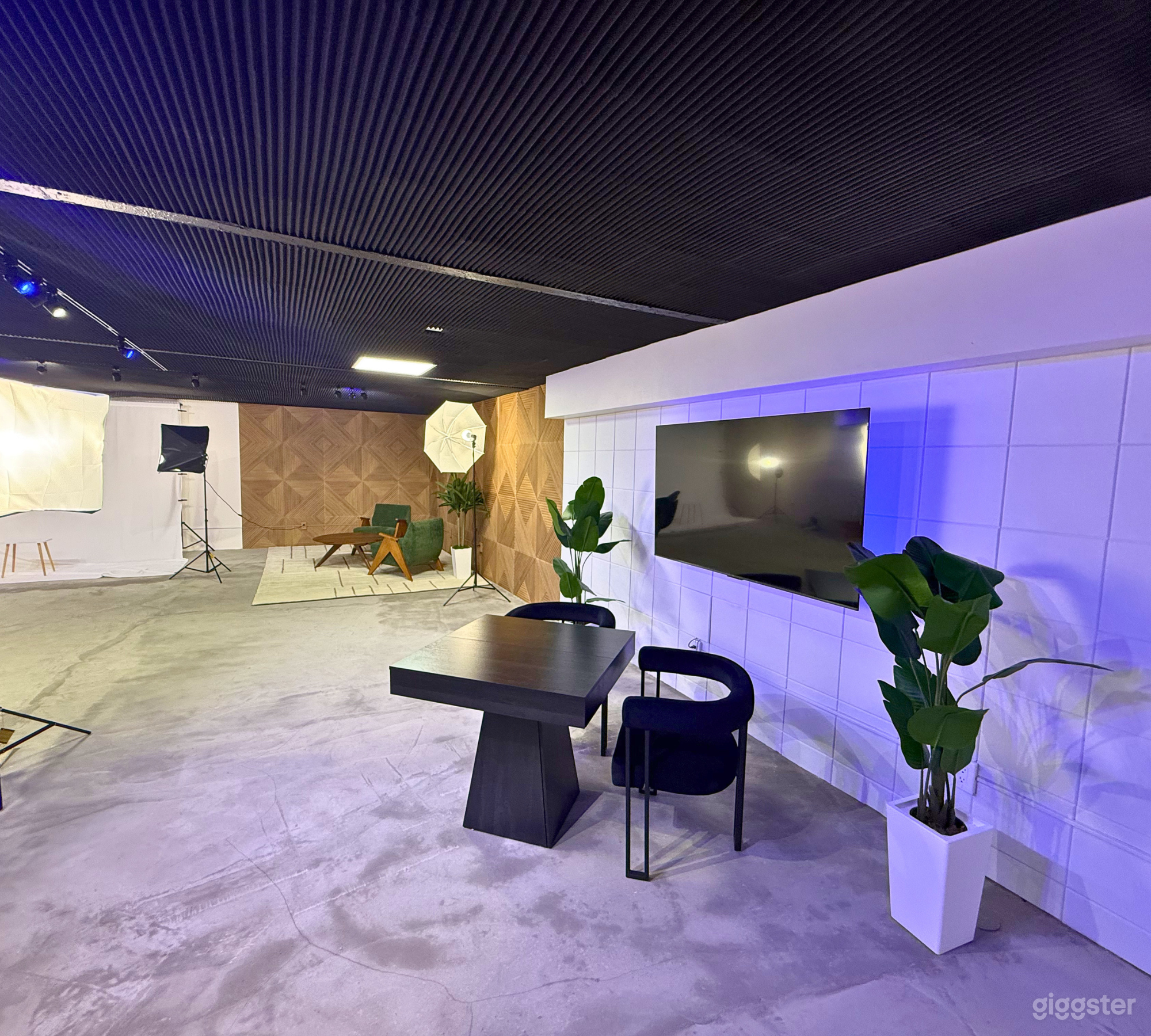 Multi-Set Studio | Fully Equipped + On-Site Engineer Photo 4