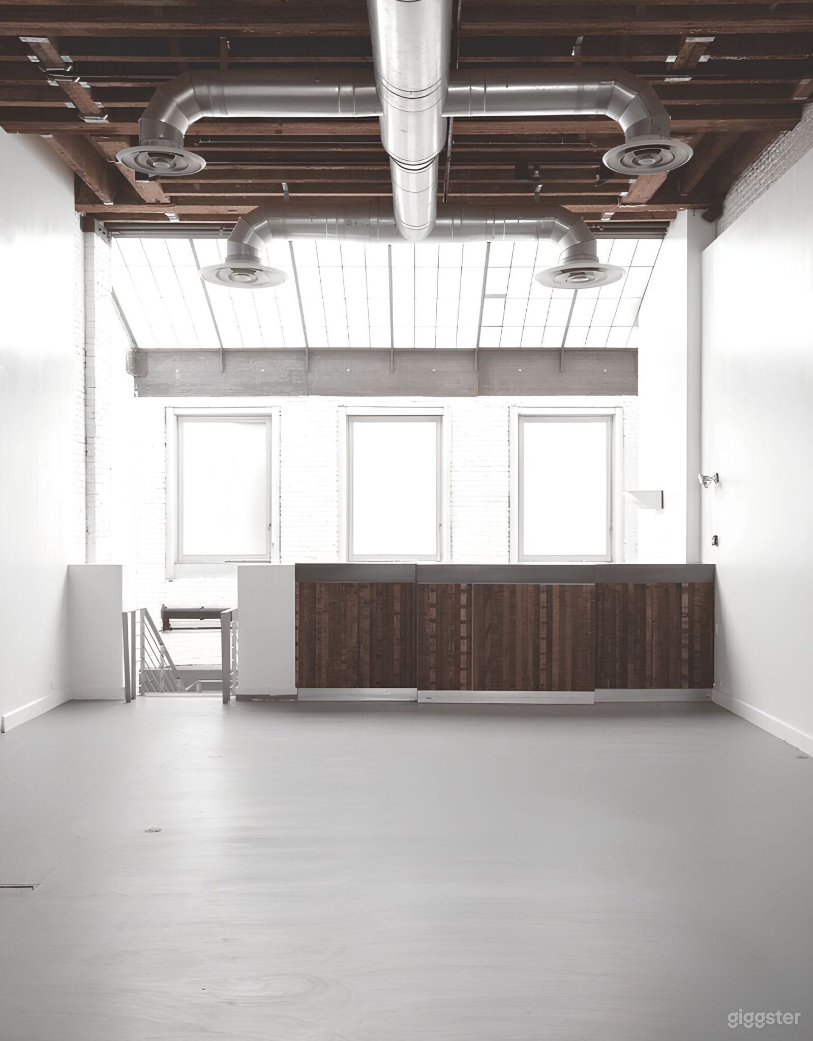 100,000 Sq Ft Multiple Scenes Buyout Photo 4