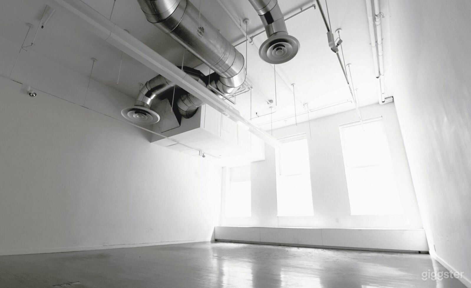 100,000 Sq Ft Multiple Scenes Buyout Photo 3