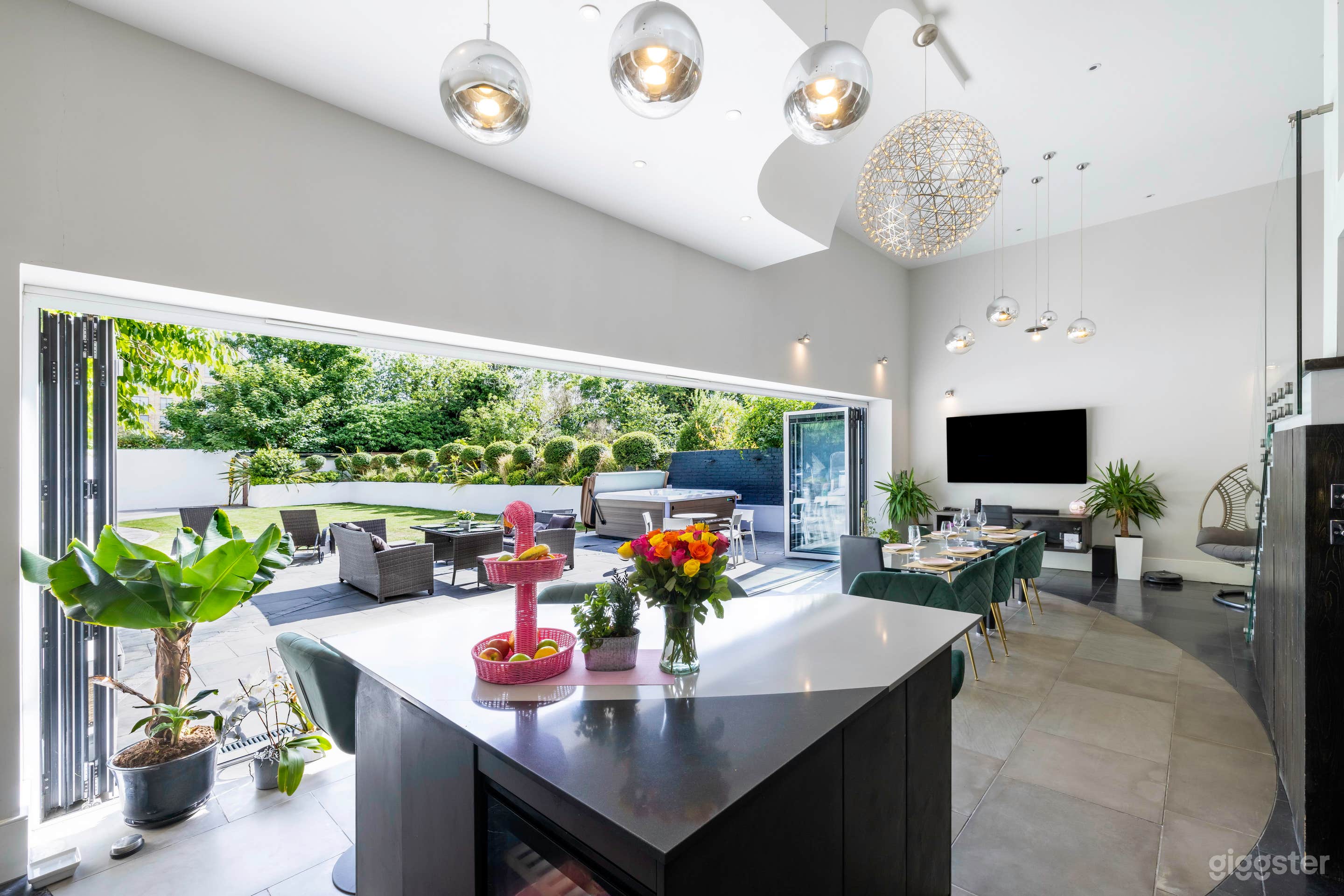 Dream House London Photo 3