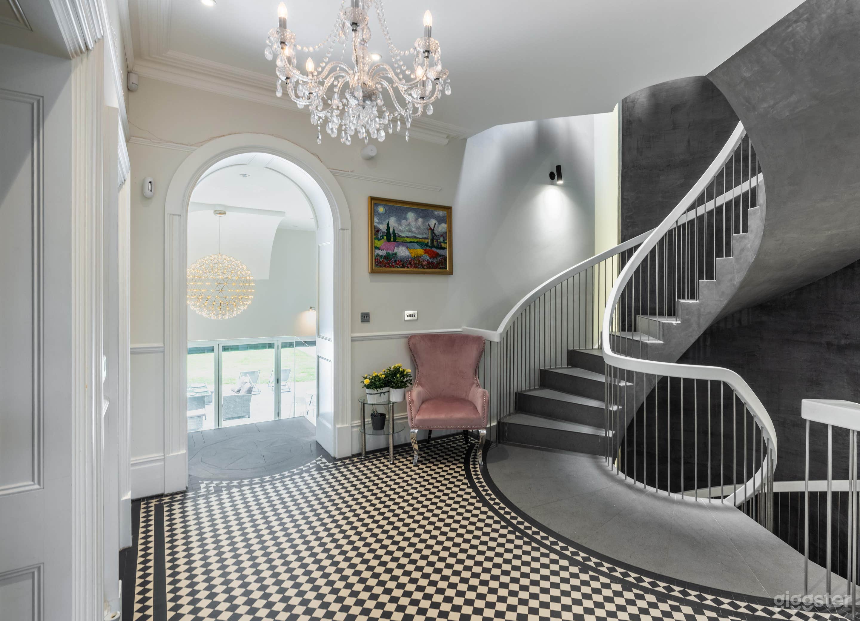 Dream House London Photo 3