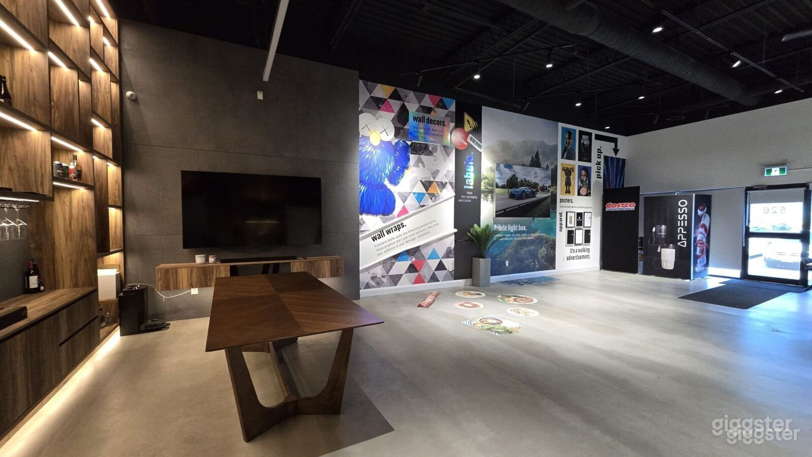 Branded Showroom - Markham | Events, Shoots, Meetings Photo 3