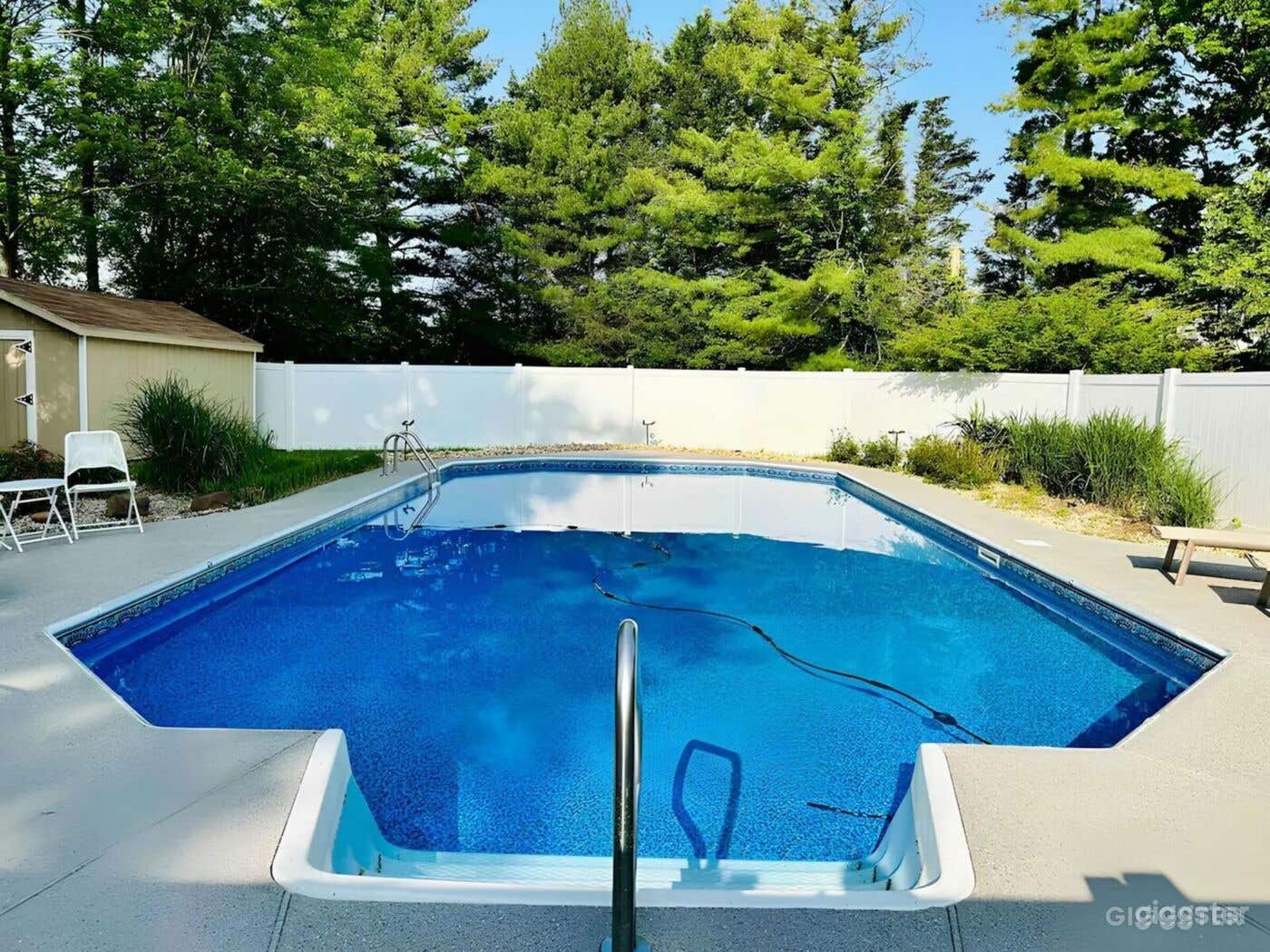 The Mint Pool: Relaxation and Charm Photo 3