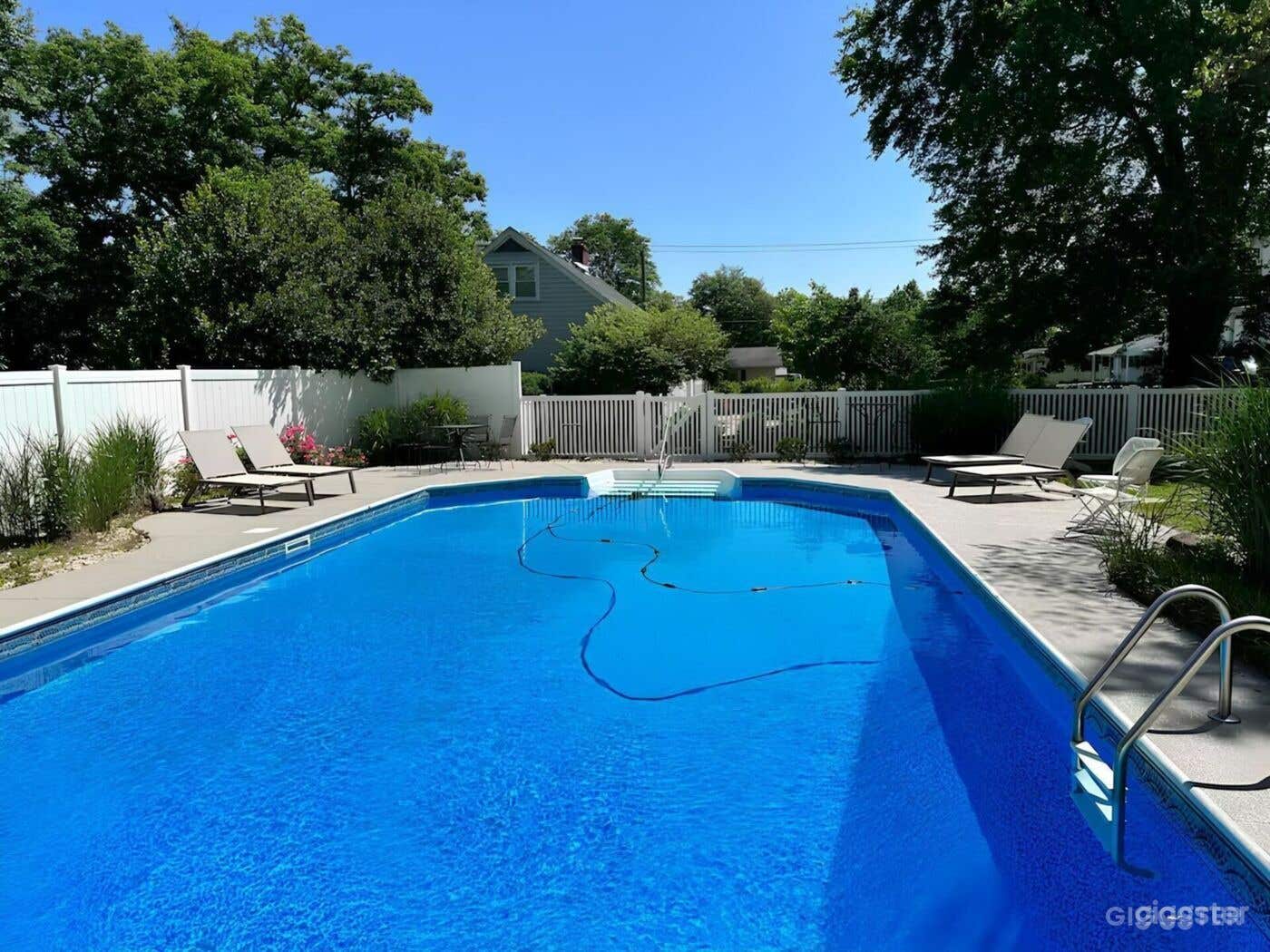 The Mint Pool: Relaxation and Charm Photo 4