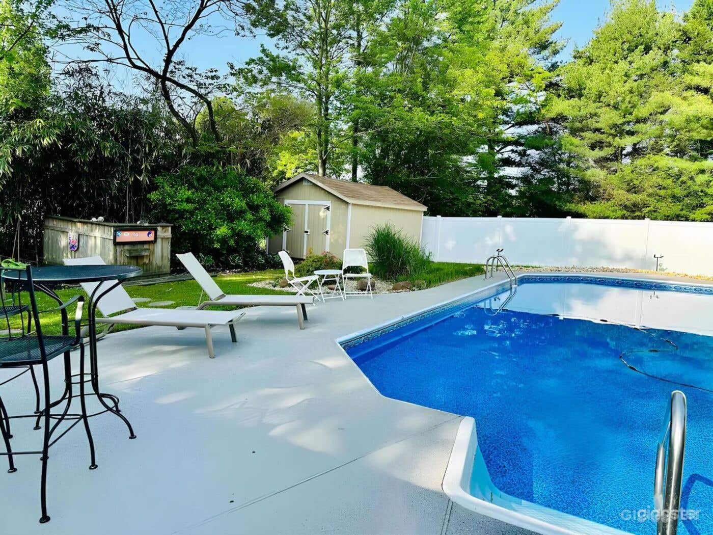 The Mint Pool: Relaxation and Charm Photo 1