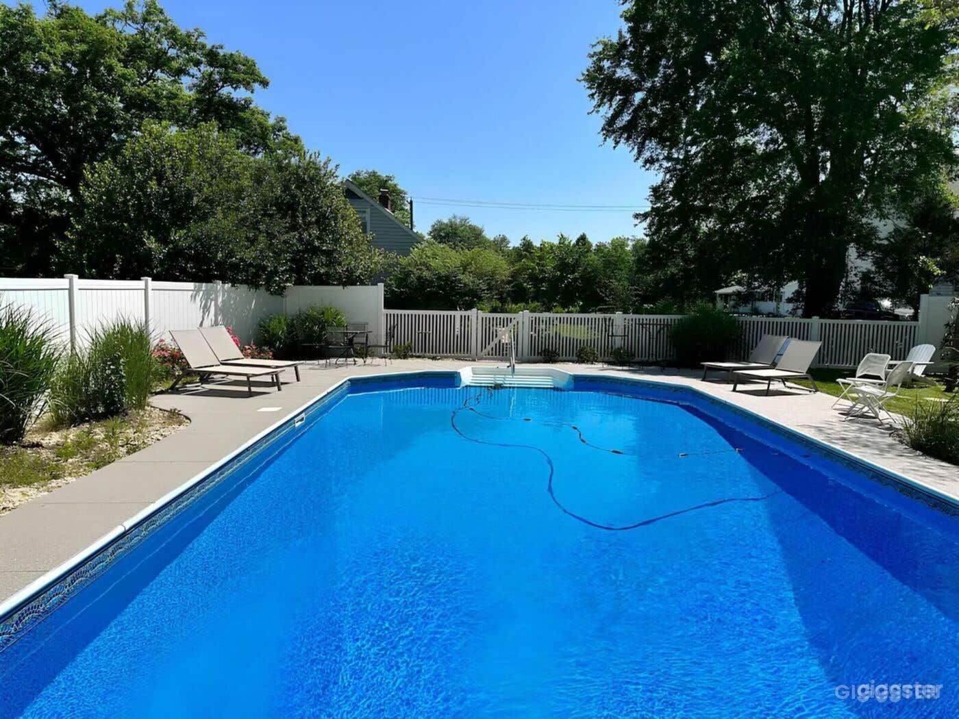 The Mint Pool: Relaxation and Charm Photo 2