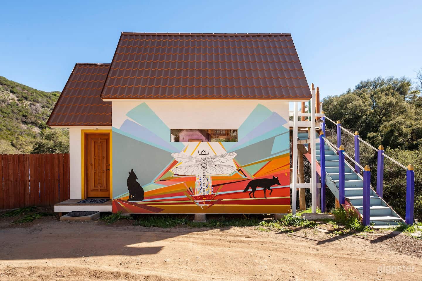 Topanga Mountain DragonFly House + creek Photo 1