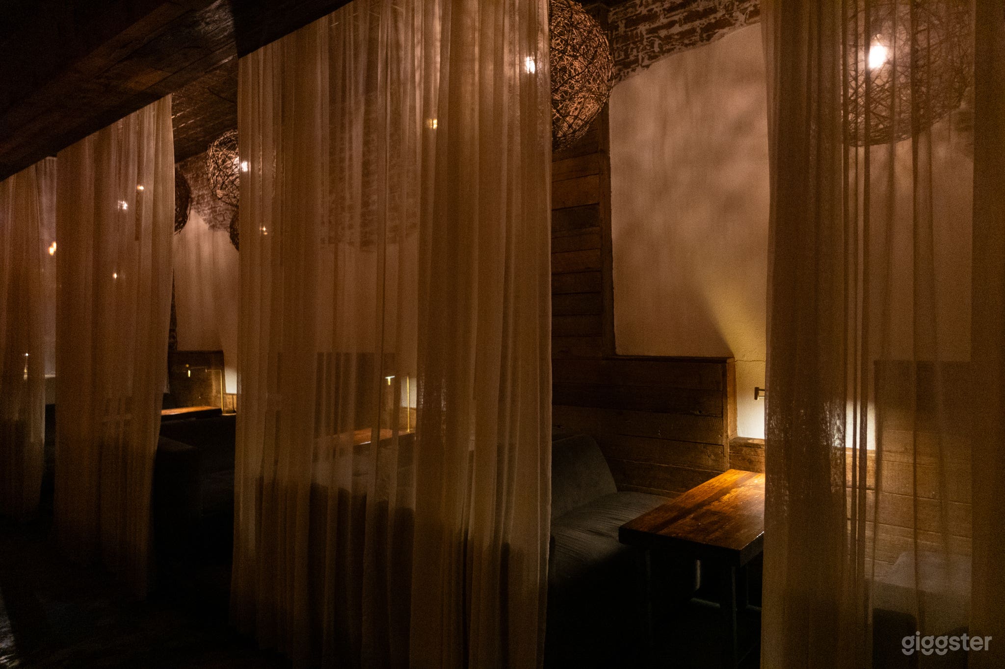 Romantic Wine Bar and Restaurant  Photo 2