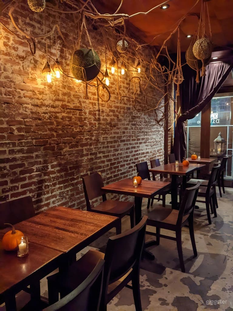  Romantic Wine Bar and Restaurant  