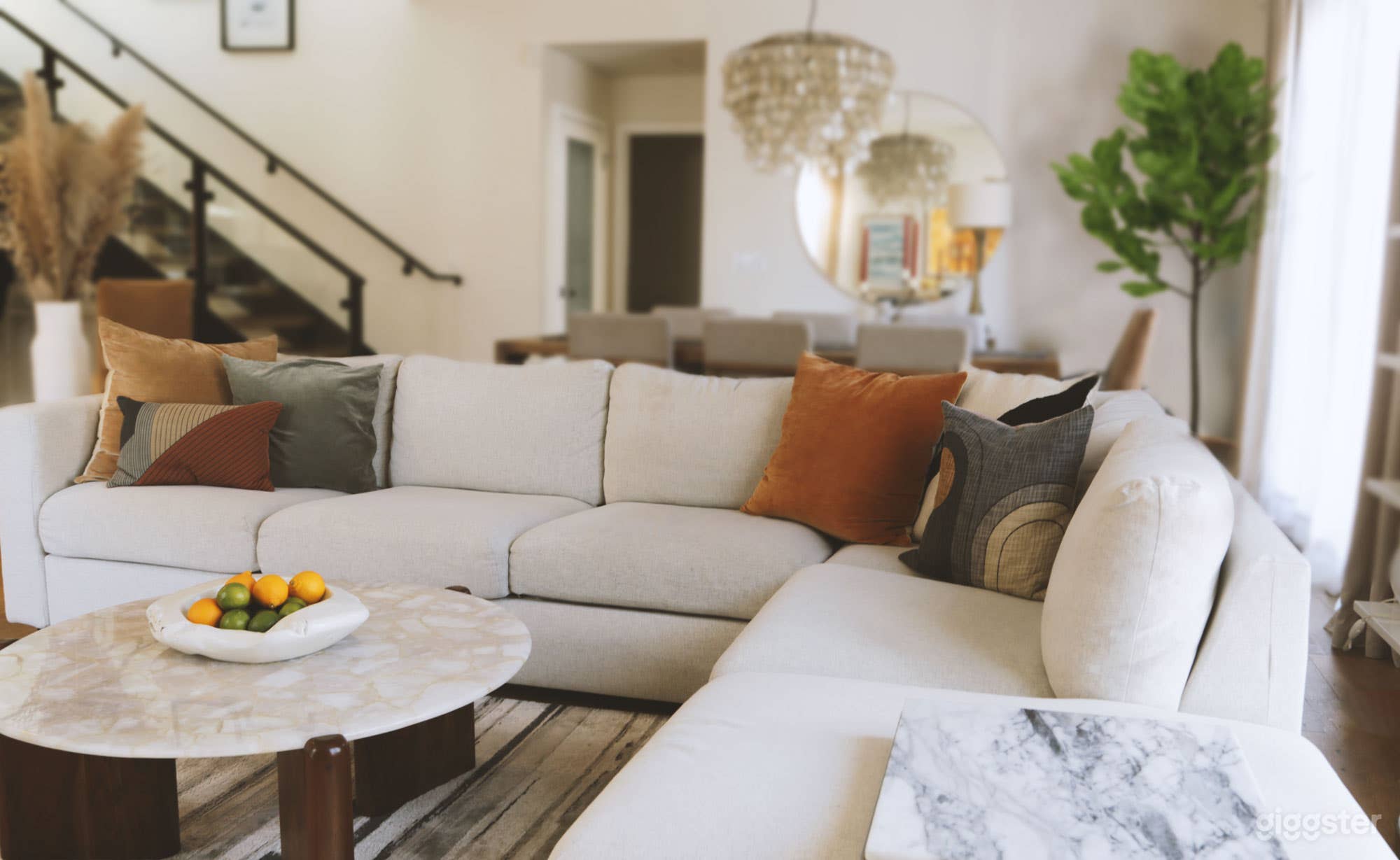 Modern And Bright Home - Perfect For Filming Photo 4