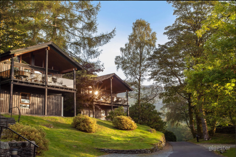 WINDERMERE LODGE Photo 1