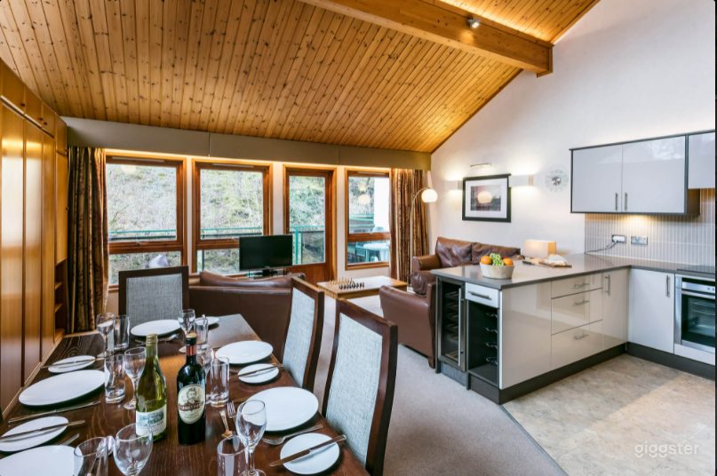 WINDERMERE LODGE Photo 2