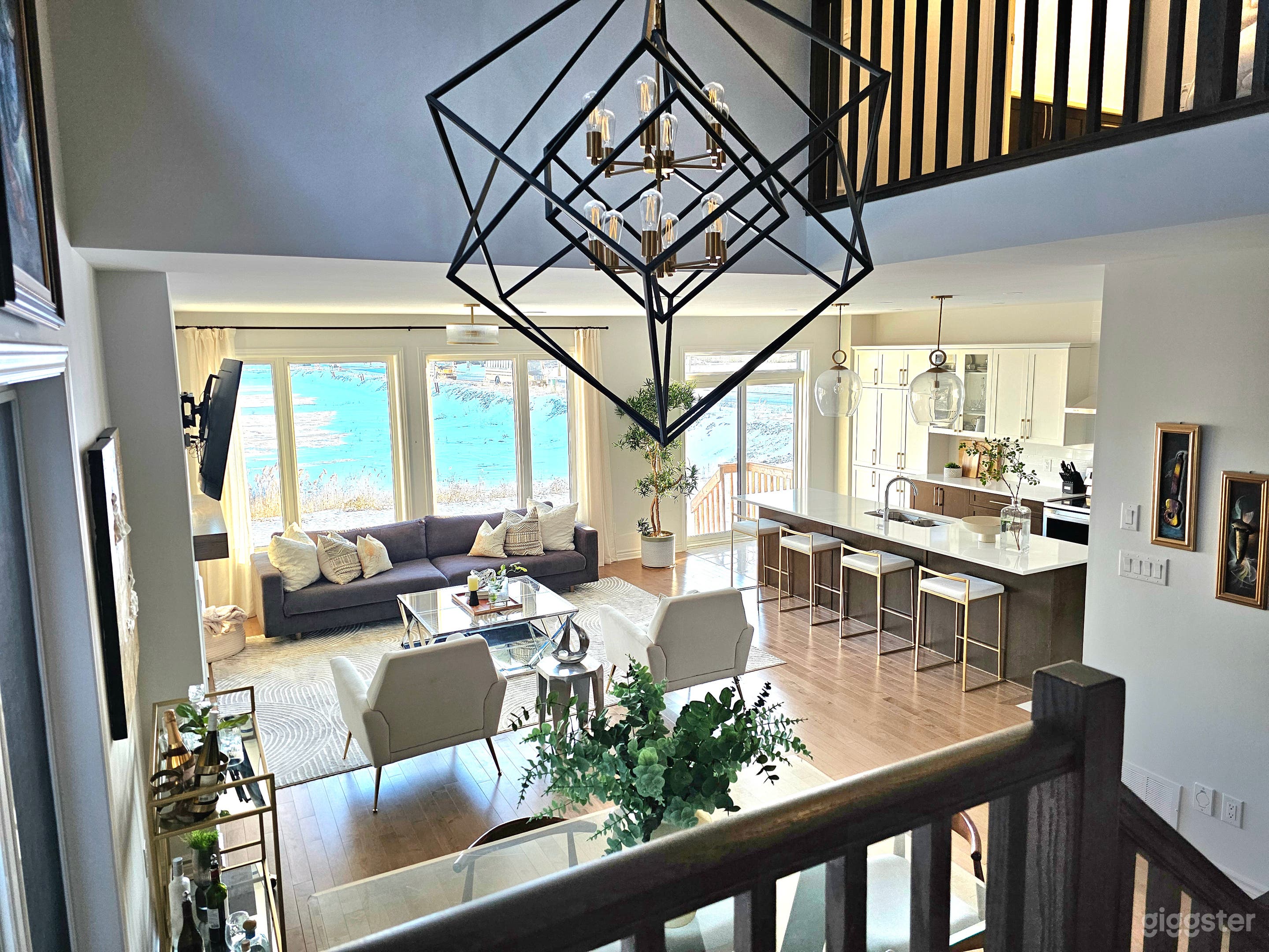 Open-Concept &amp; Bright Contemporary Home in Ottawa