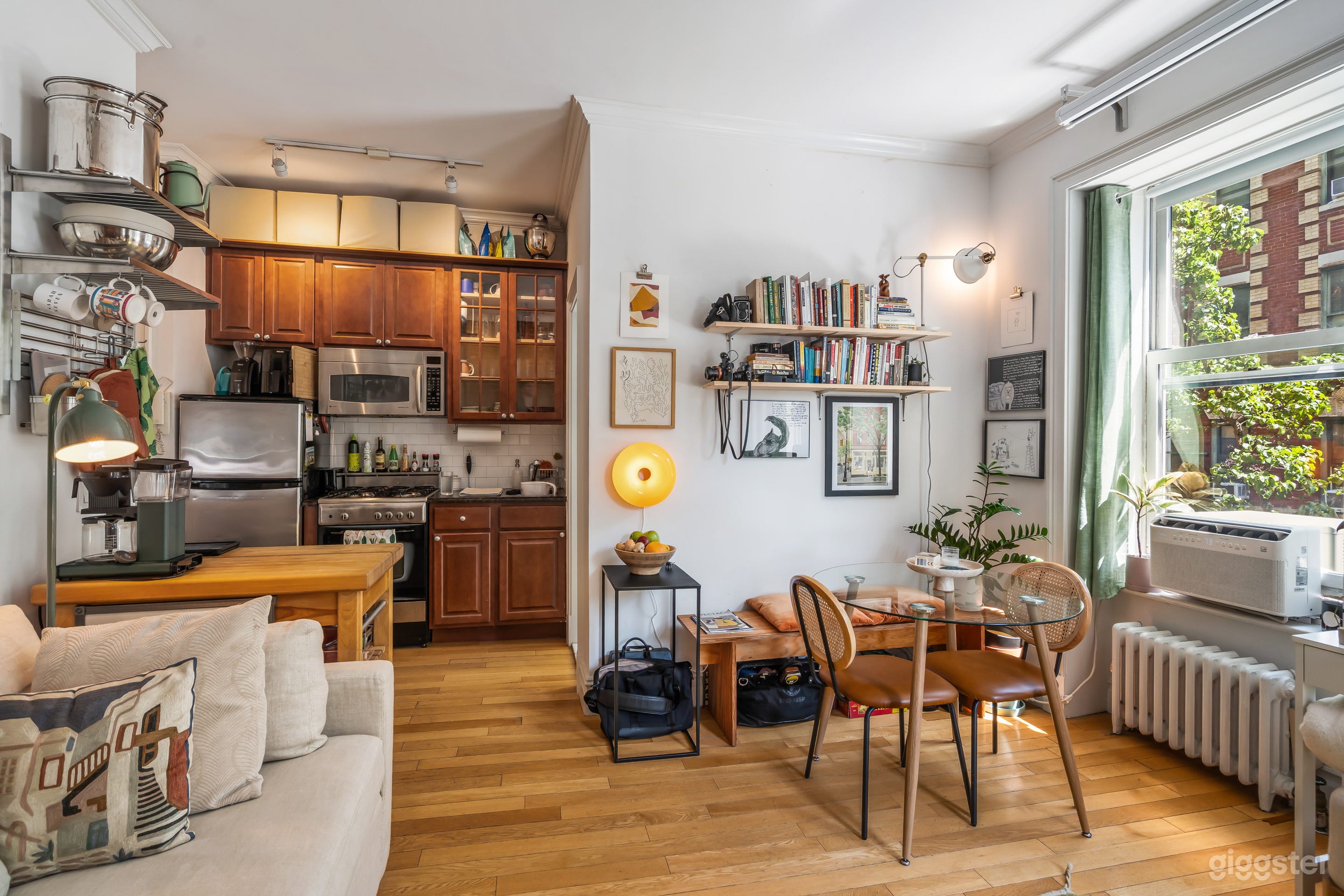 Bright Cozy West Village 1 Bed Apartment Photo 4