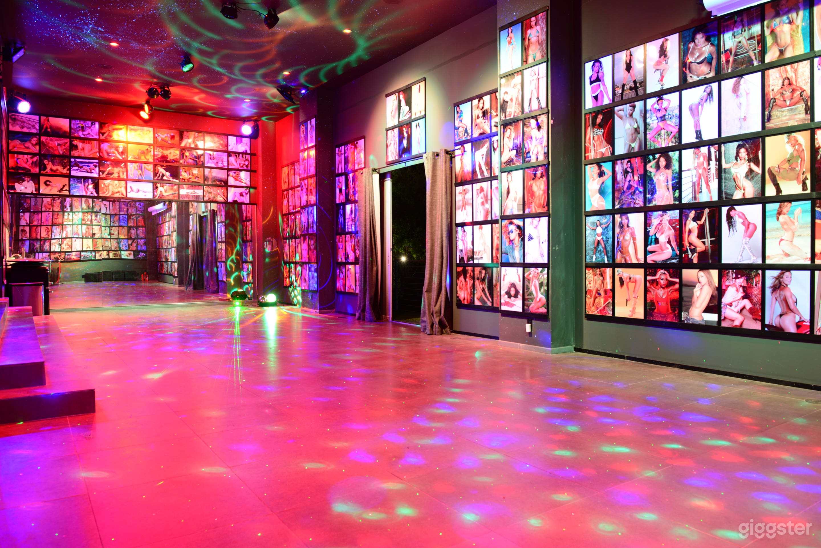 The Club in the Hills. Photo 4