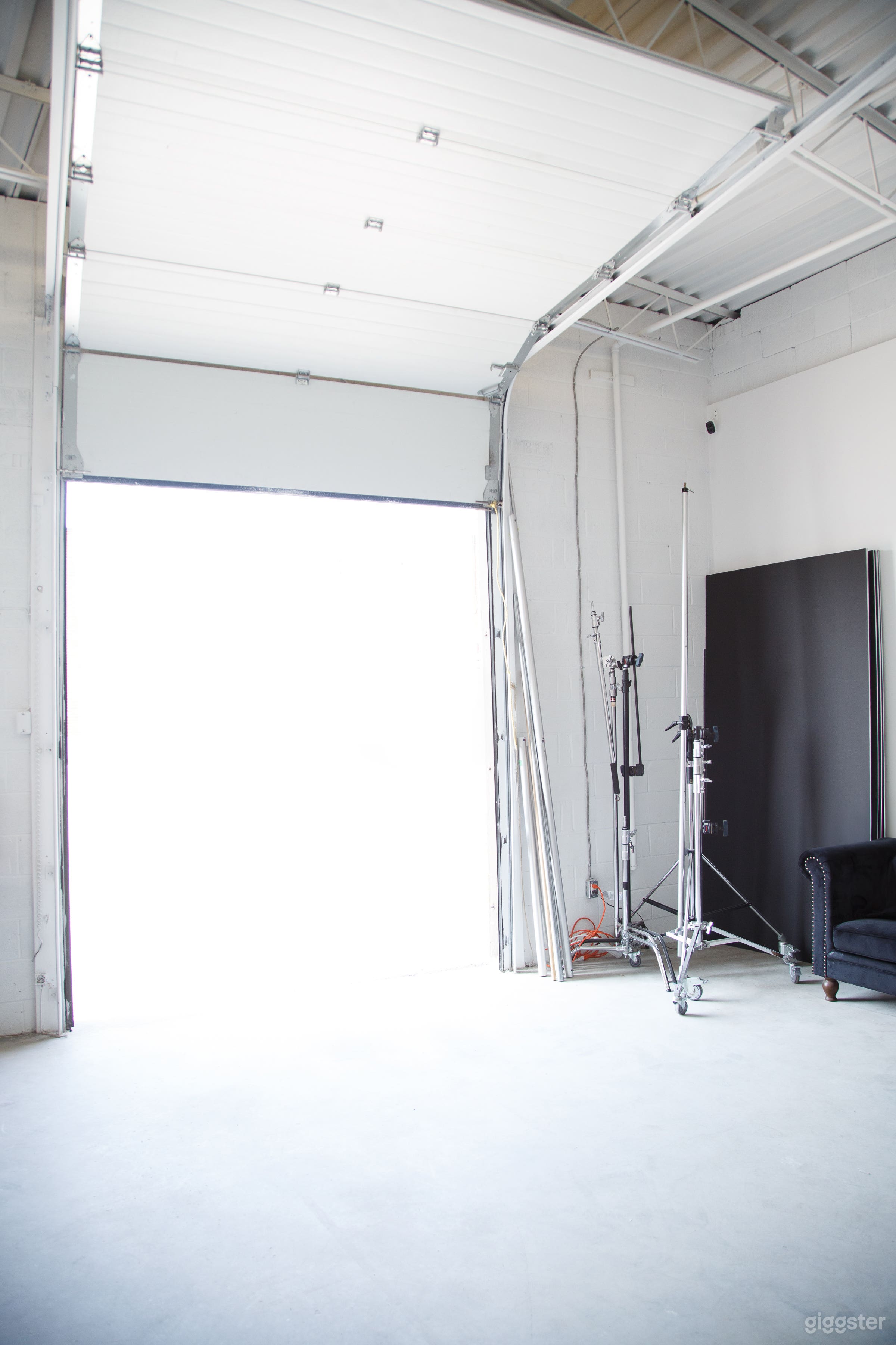Daylight and Flash Studio near Hwy404 + Steeles Photo 4