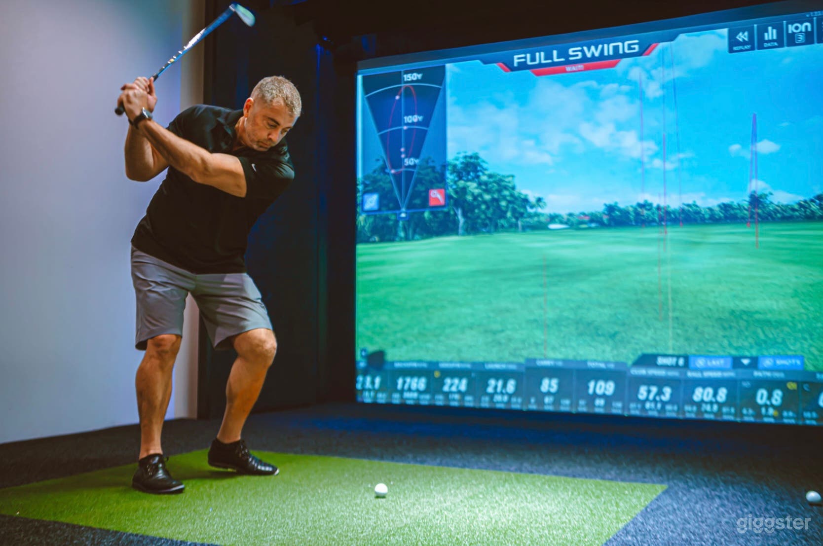 Private Open Concept Country Club Photo 2