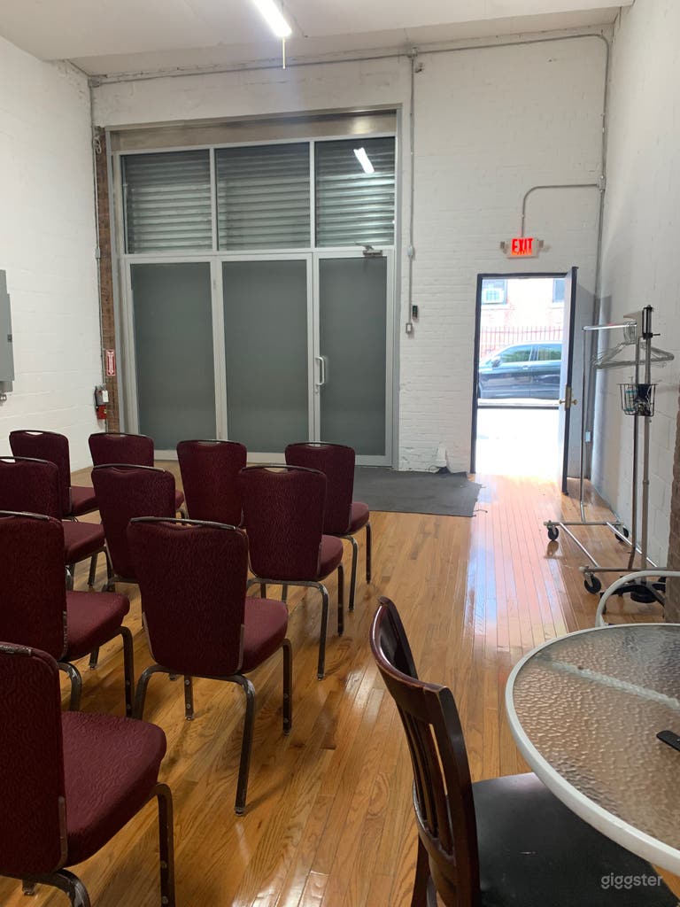  Raw multi-use space, exposed brick, high ceilings. 