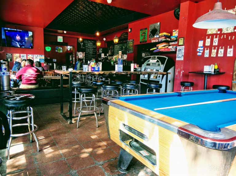  Amazing Local Hangout Spot in San Francisco (Buyout) 