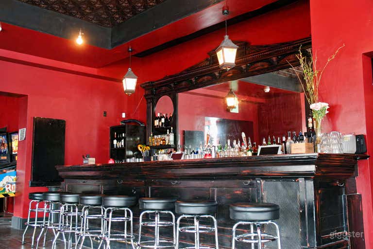  Amazing Local Hangout Spot in San Francisco (Buyout) 