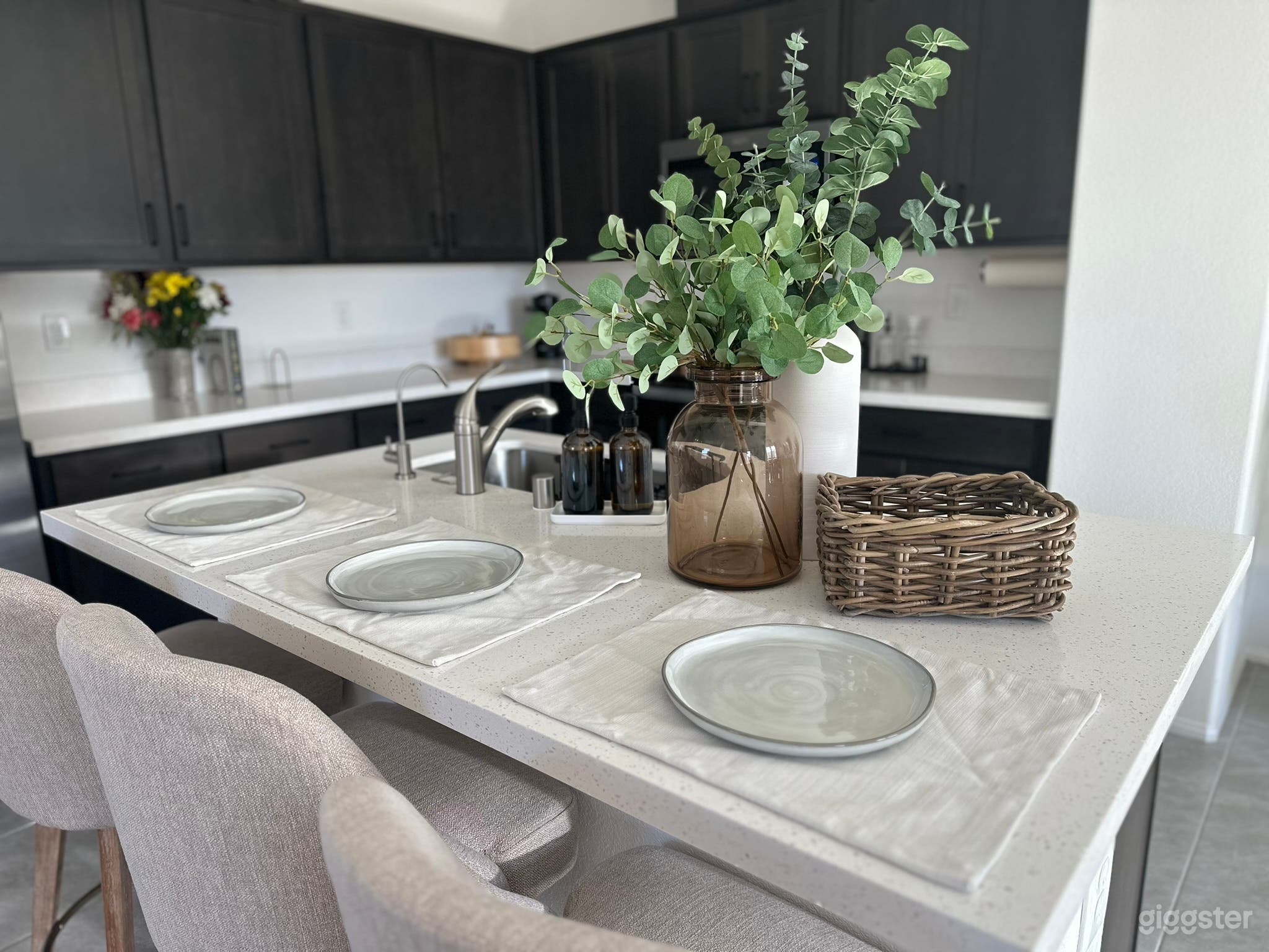 Zen Retreat: Professionally Designed Japanese Home Photo 4